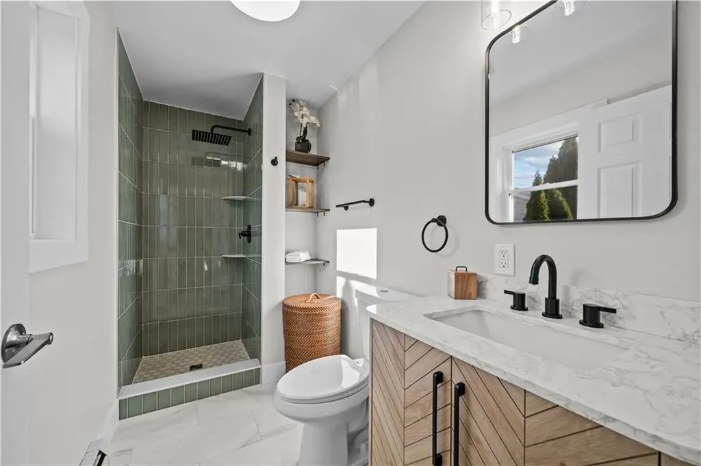 6 Annanias Avenue Westerly RI 02891