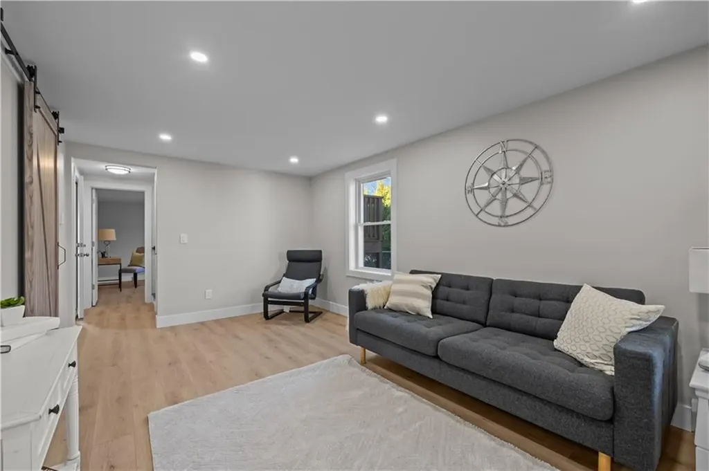 6 Annanias Avenue Westerly RI 02891