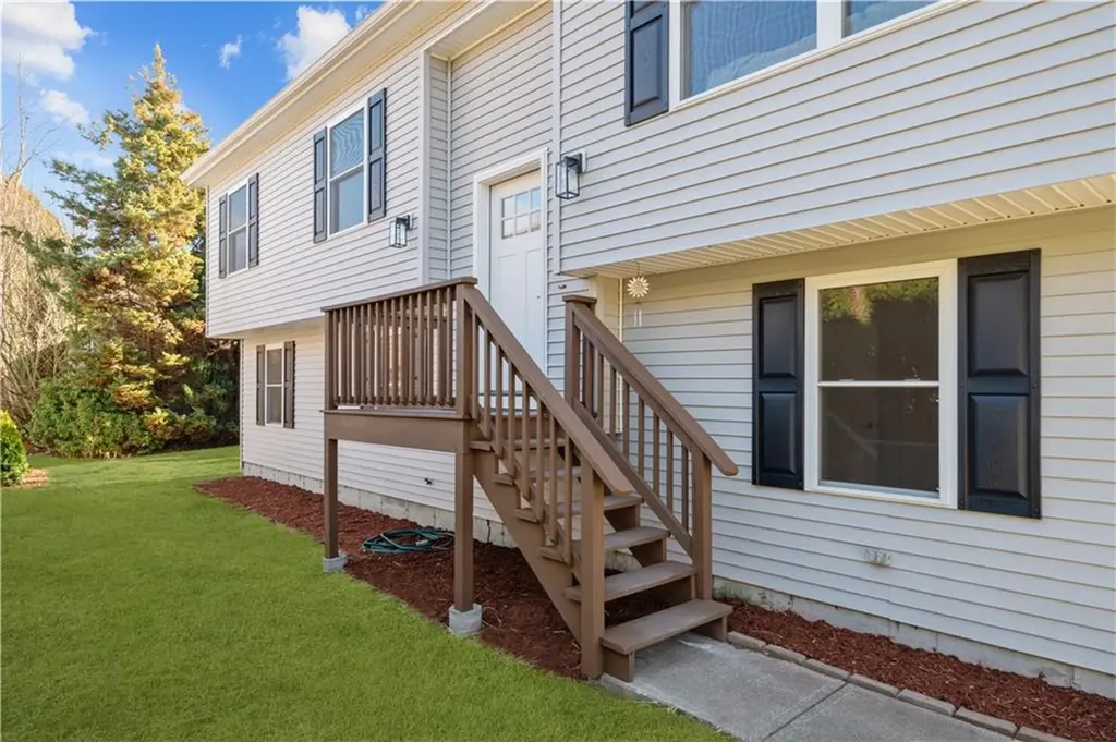 6 Annanias Avenue Westerly RI 02891