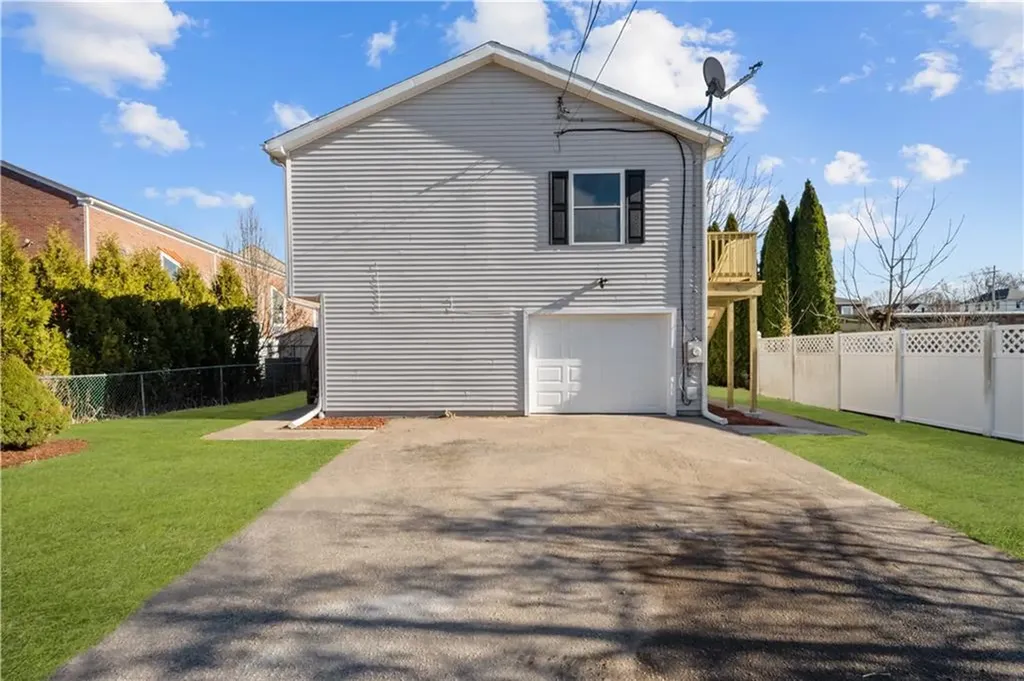 6 Annanias Avenue Westerly RI 02891