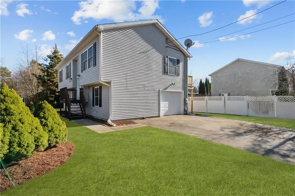 6 Annanias Avenue Westerly RI 02891