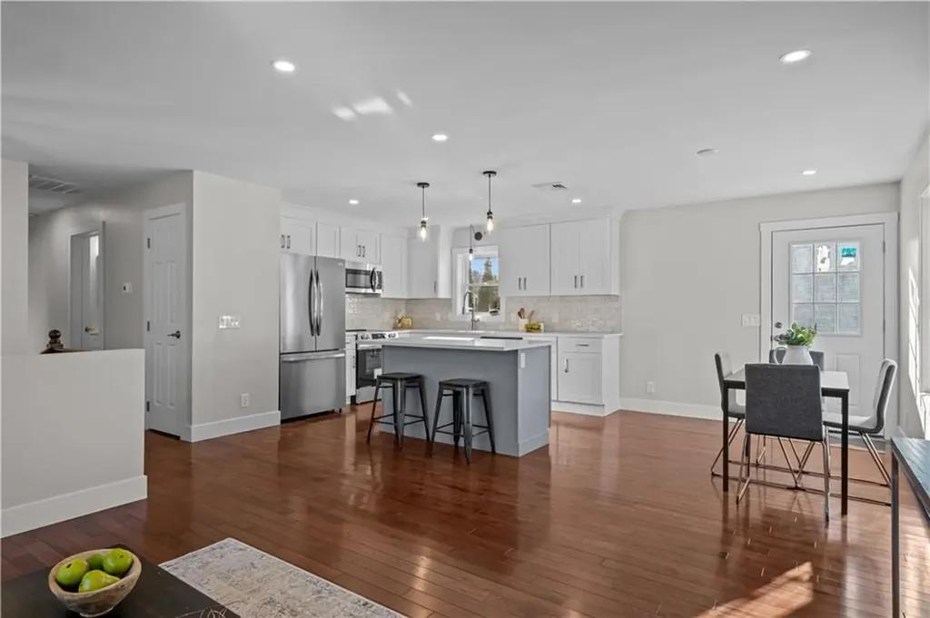 6 Annanias Avenue Westerly RI 02891