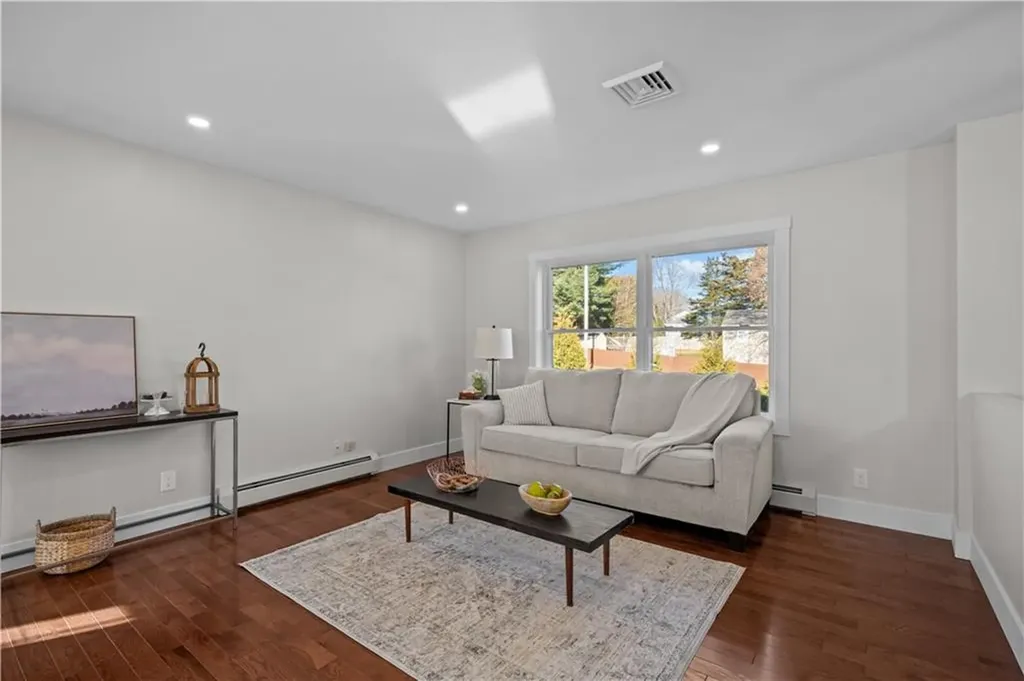 6 Annanias Avenue Westerly RI 02891