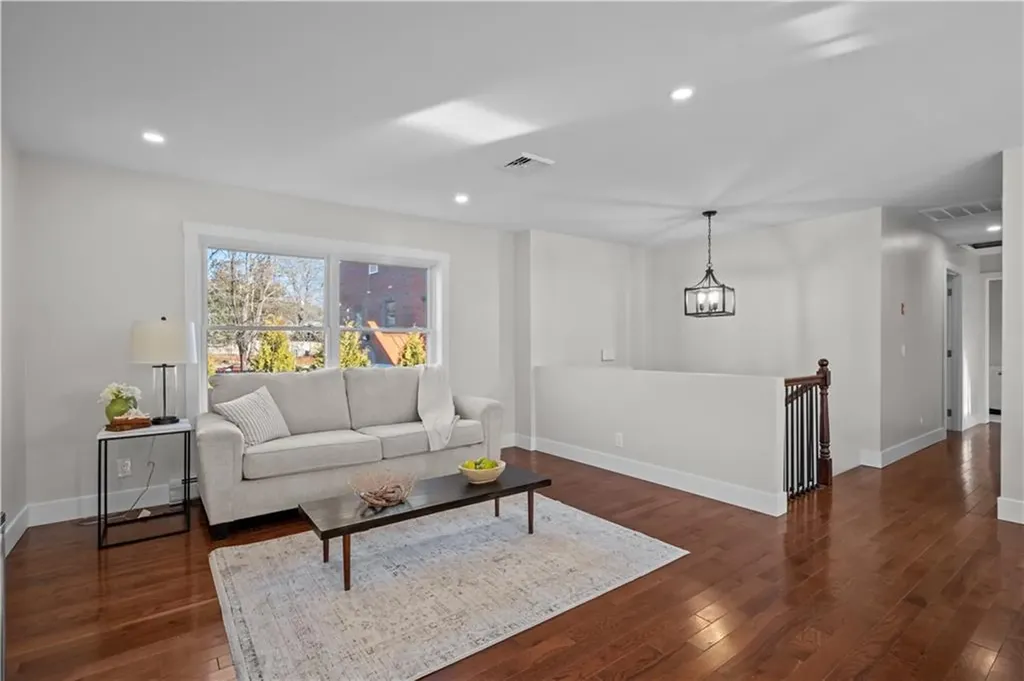 6 Annanias Avenue Westerly RI 02891