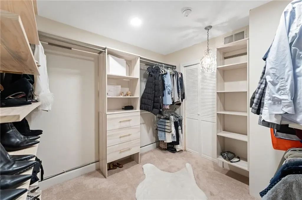 12 Gray Coach Lane Cranston RI 02921