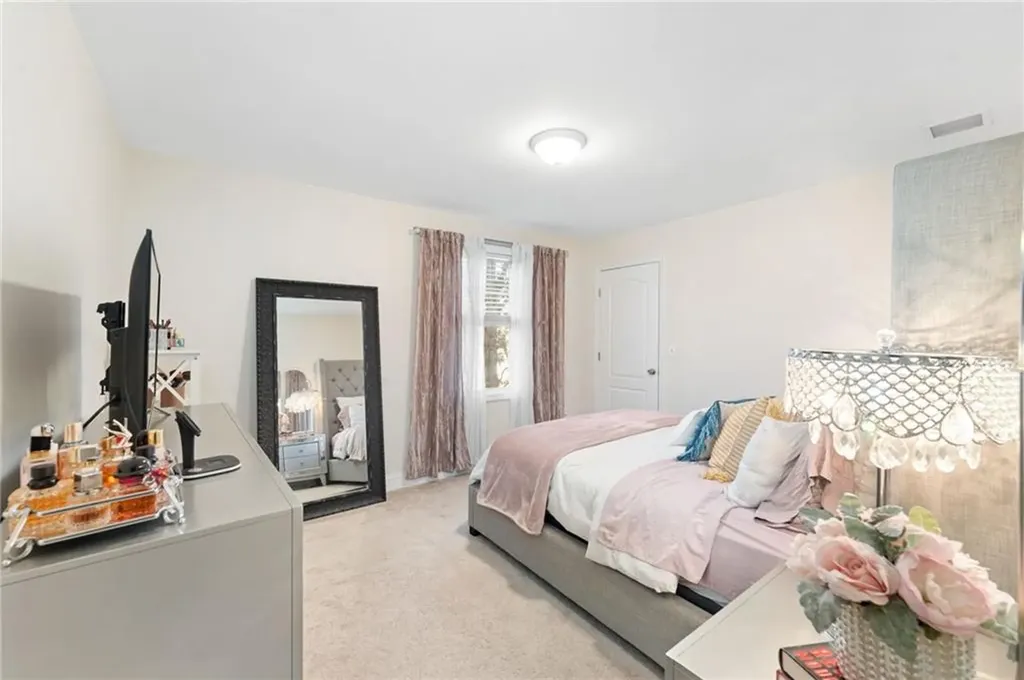 12 Gray Coach Lane Cranston RI 02921