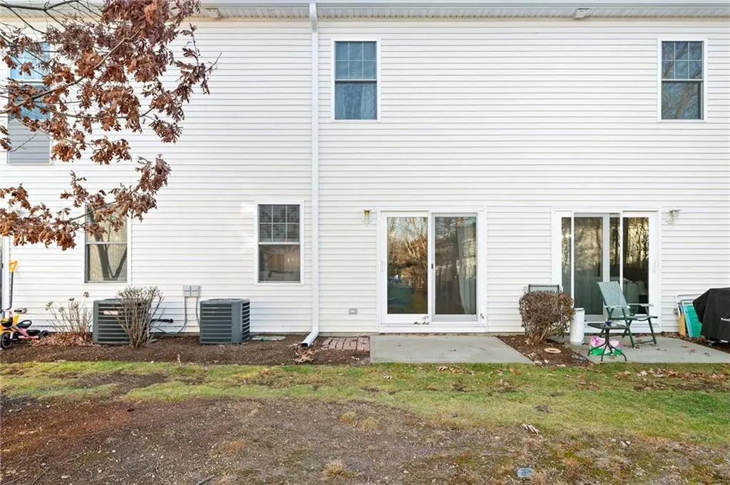 12 Gray Coach Lane Cranston RI 02921