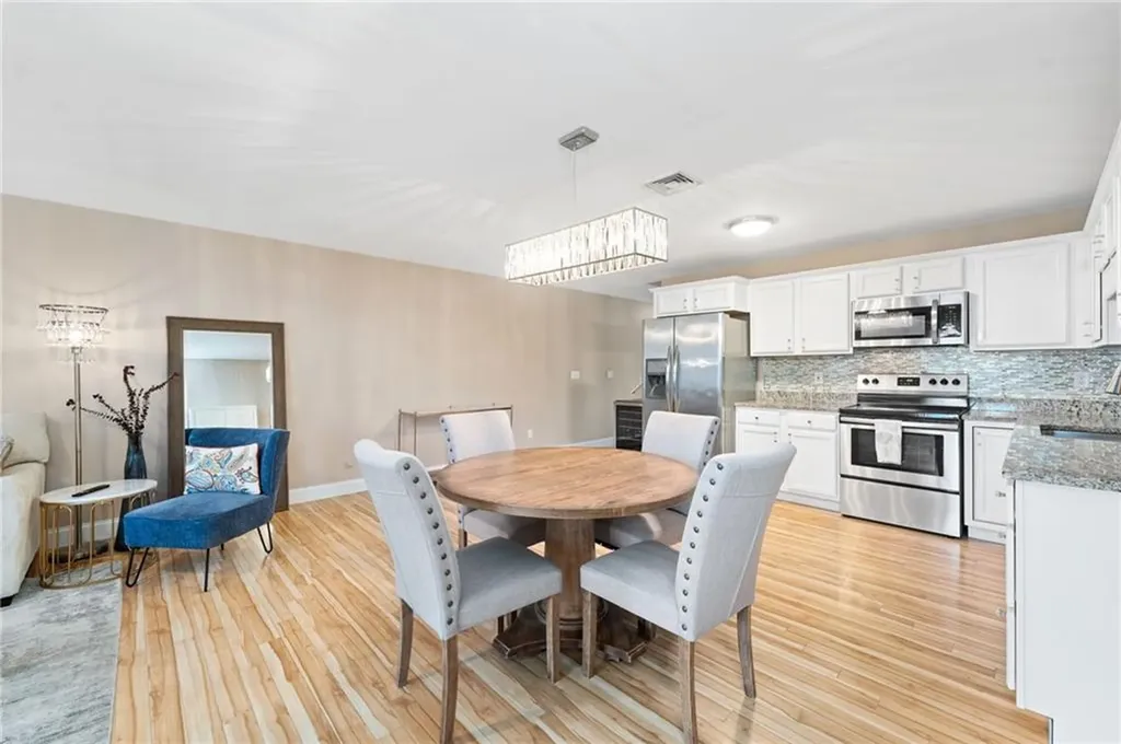 12 Gray Coach Lane Cranston RI 02921