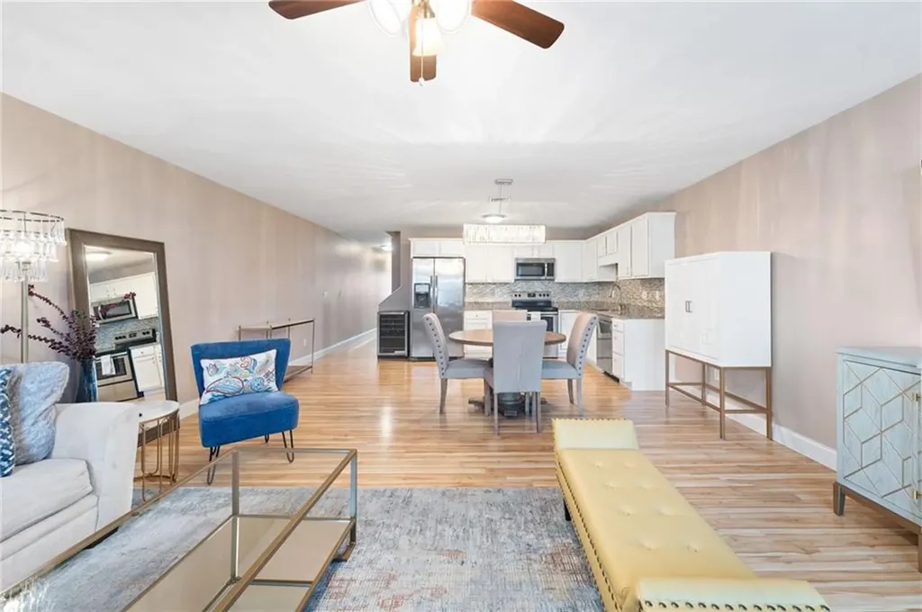 12 Gray Coach Lane Cranston RI 02921