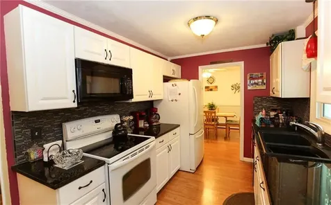 39 Mann School Road Smithfield RI 02917