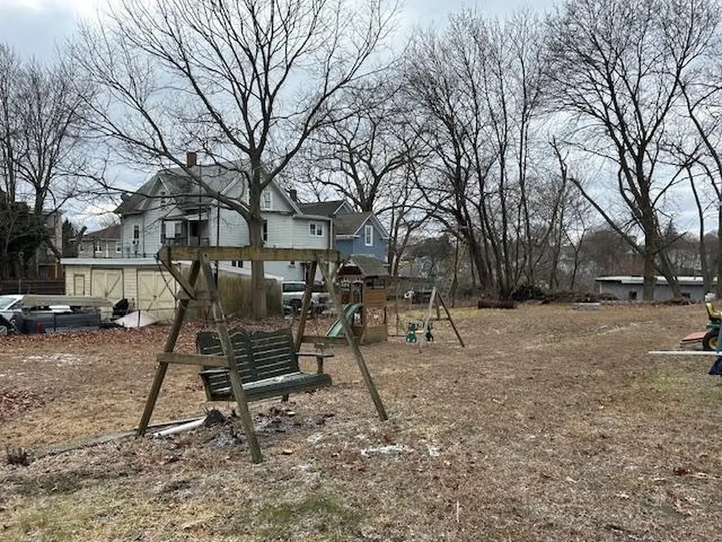 140 Valley Street Woonsocket RI 02895