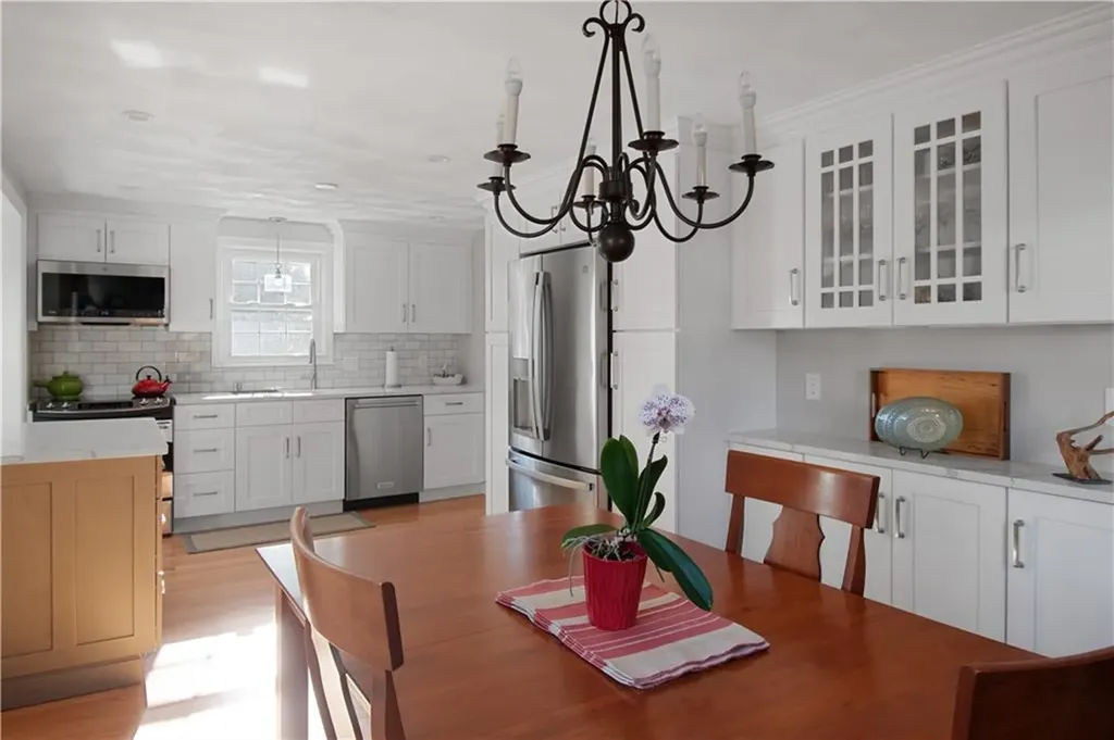 35 Ledgewood Drive Cranston RI 02920