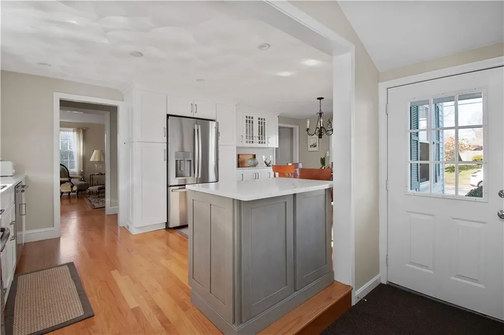 35 Ledgewood Drive Cranston RI 02920