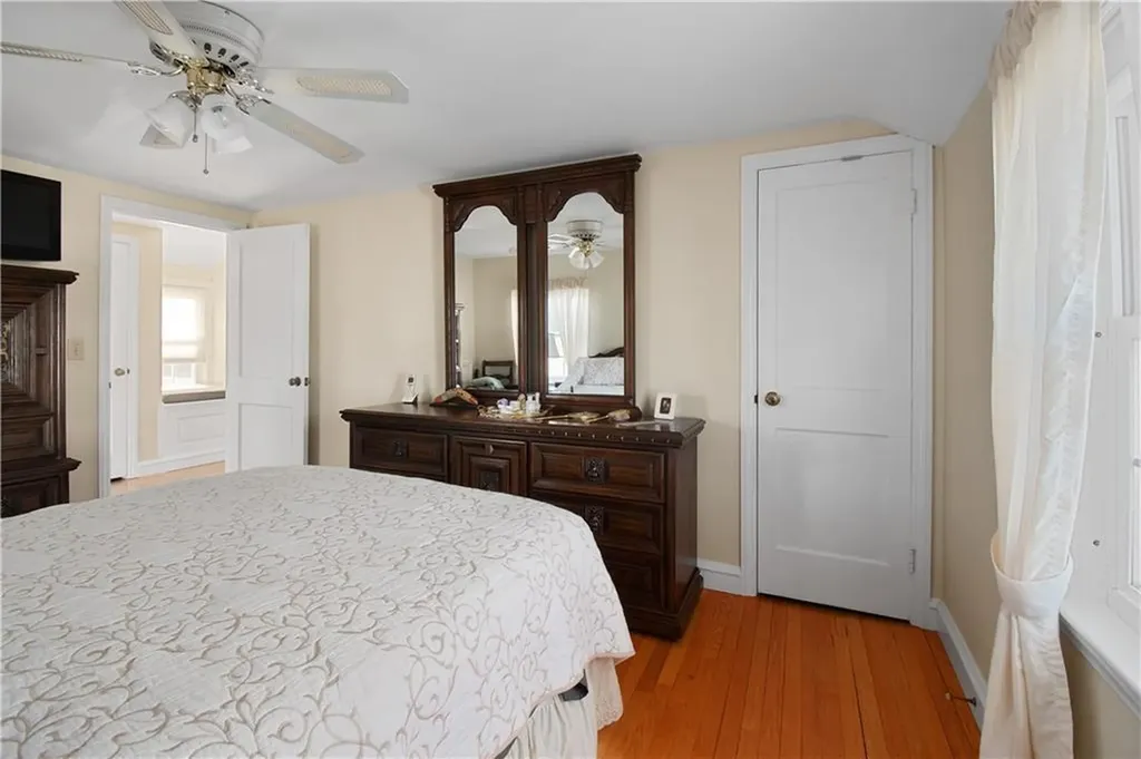 35 Ledgewood Drive Cranston RI 02920