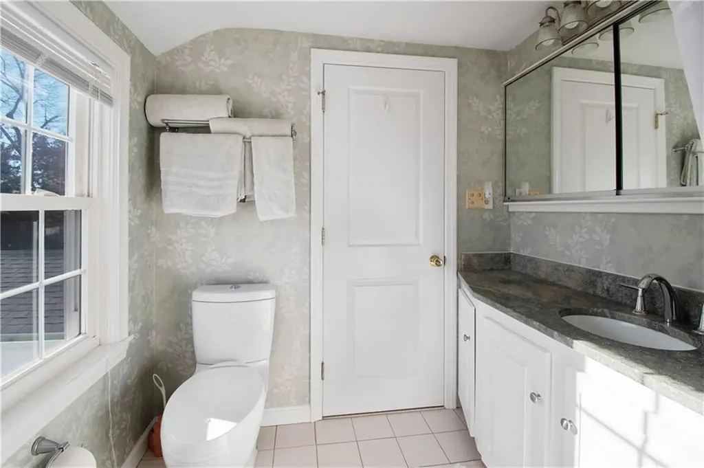 35 Ledgewood Drive Cranston RI 02920