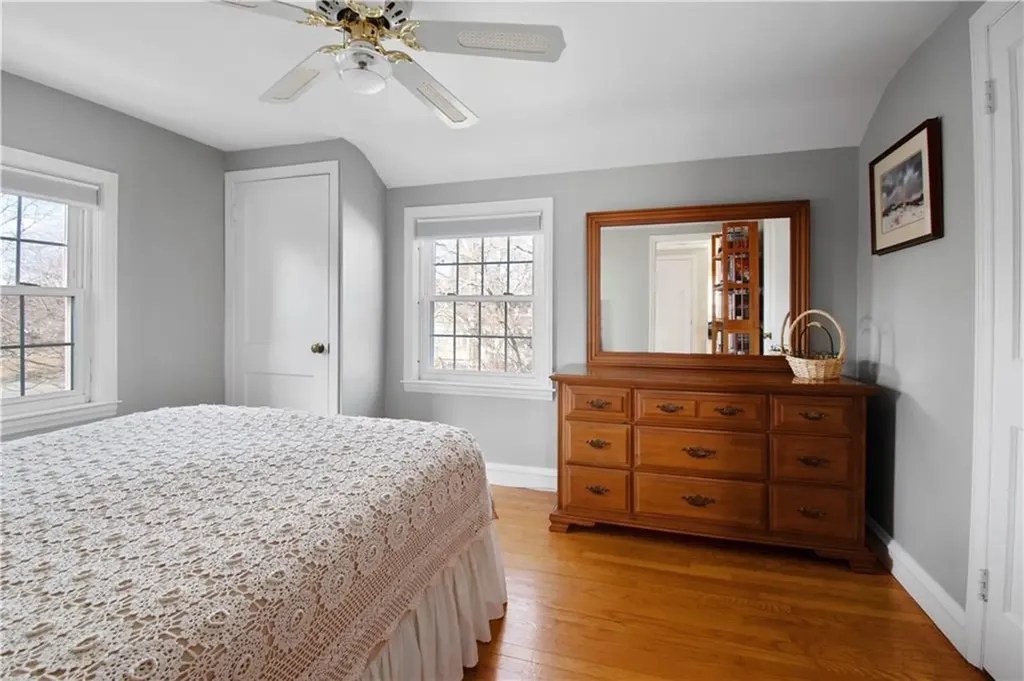 35 Ledgewood Drive Cranston RI 02920