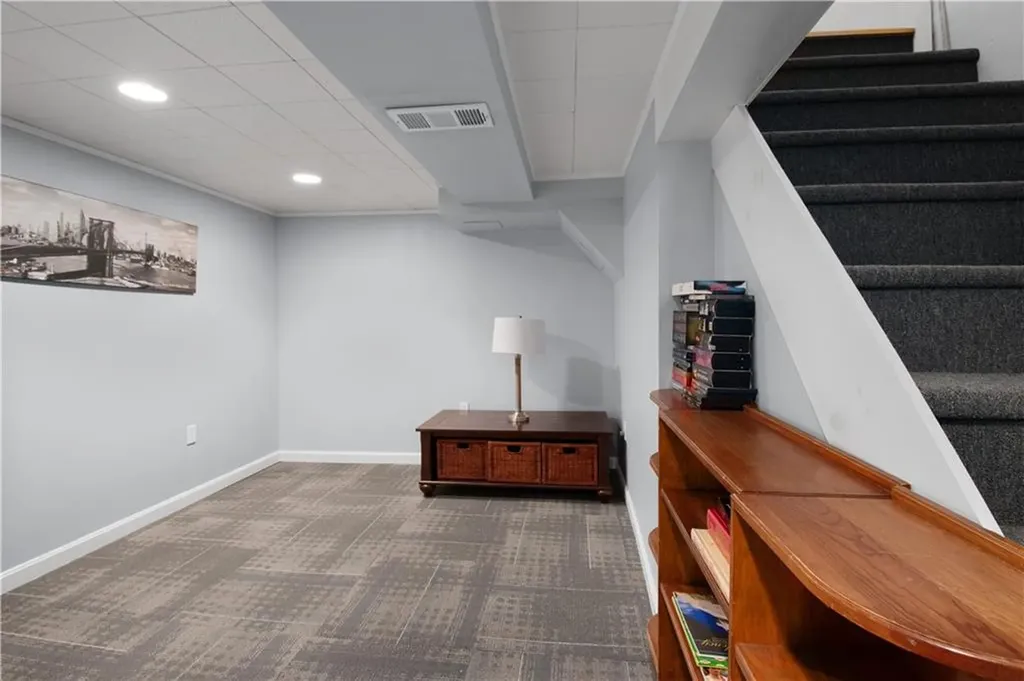 35 Ledgewood Drive Cranston RI 02920