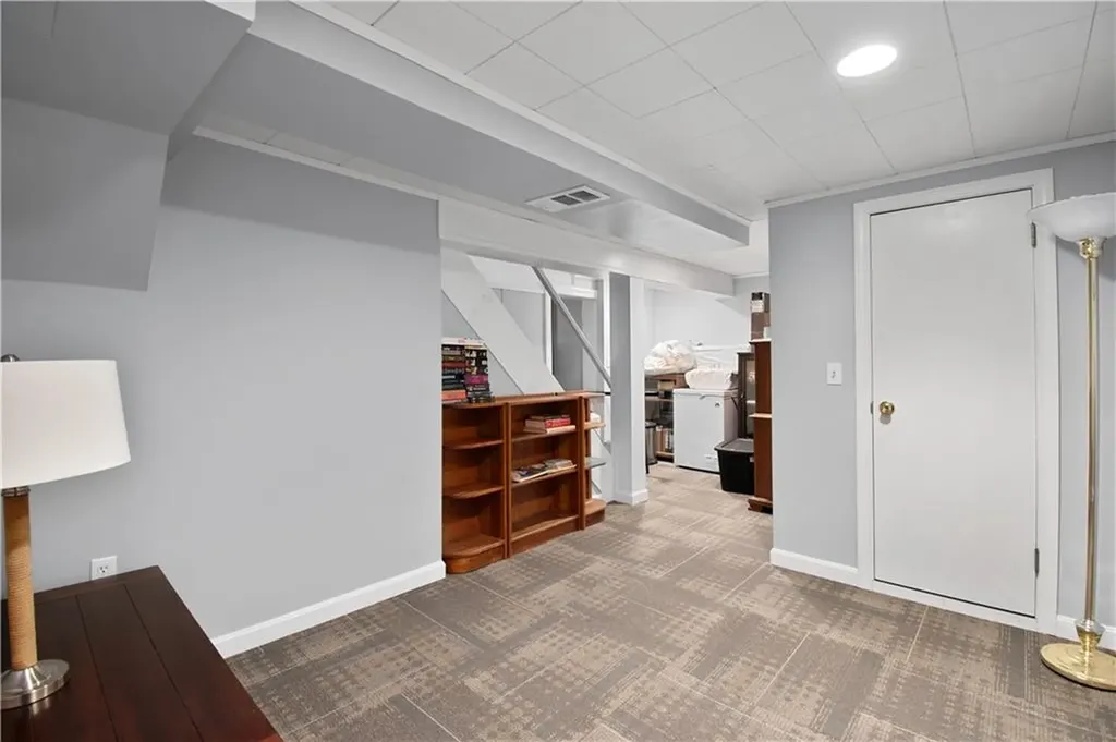 35 Ledgewood Drive Cranston RI 02920