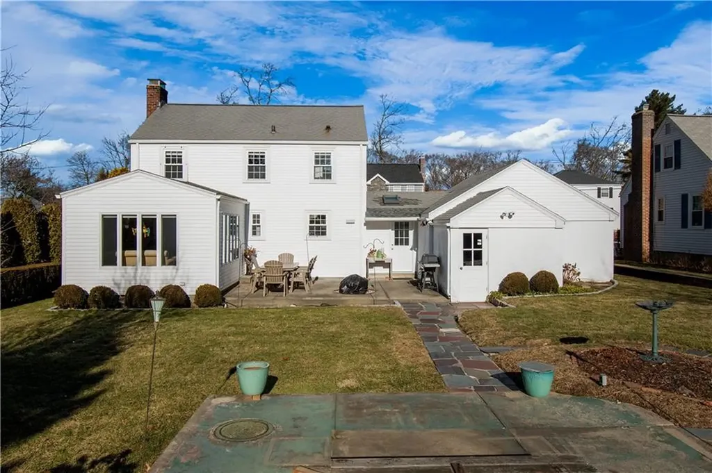 35 Ledgewood Drive Cranston RI 02920