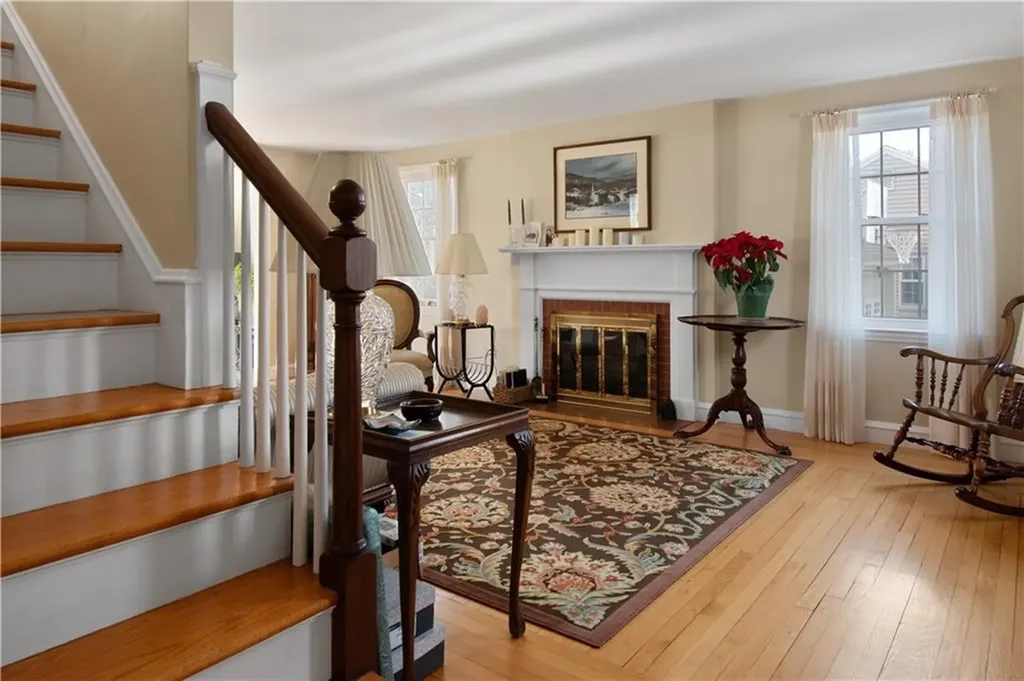 35 Ledgewood Drive Cranston RI 02920