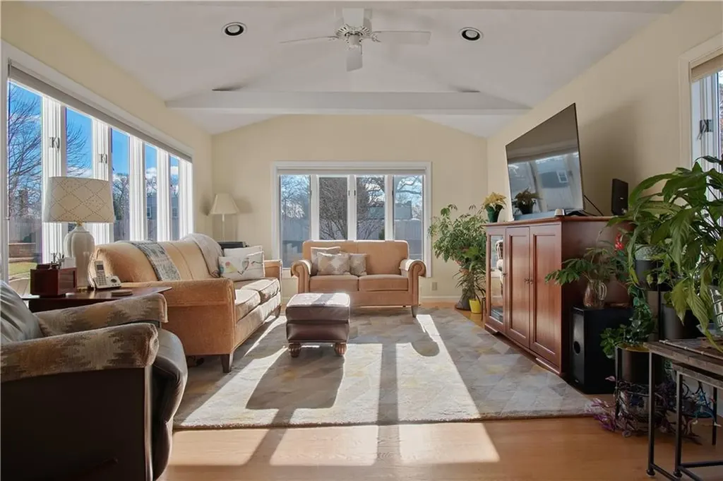 35 Ledgewood Drive Cranston RI 02920