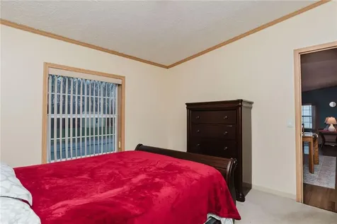 28 Songbird Lane Tiverton RI 02878