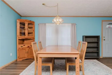 28 Songbird Lane Tiverton RI 02878