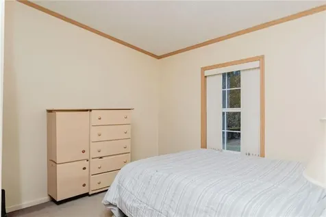 28 Songbird Lane Tiverton RI 02878