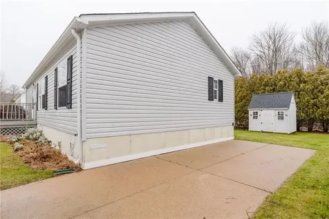 28 Songbird Lane Tiverton RI 02878