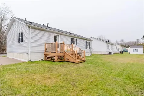 28 Songbird Lane Tiverton RI 02878