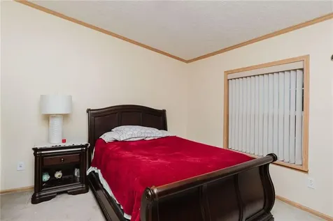 28 Songbird Lane Tiverton RI 02878