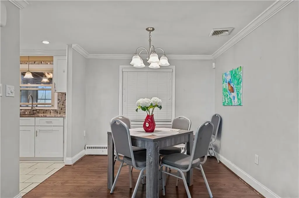 44 Larchmont Road Warwick RI 02886