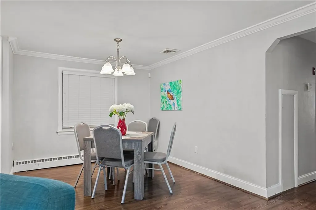 44 Larchmont Road Warwick RI 02886