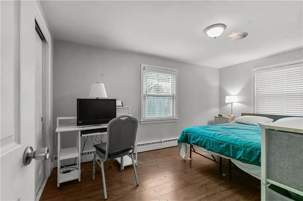 44 Larchmont Road Warwick RI 02886