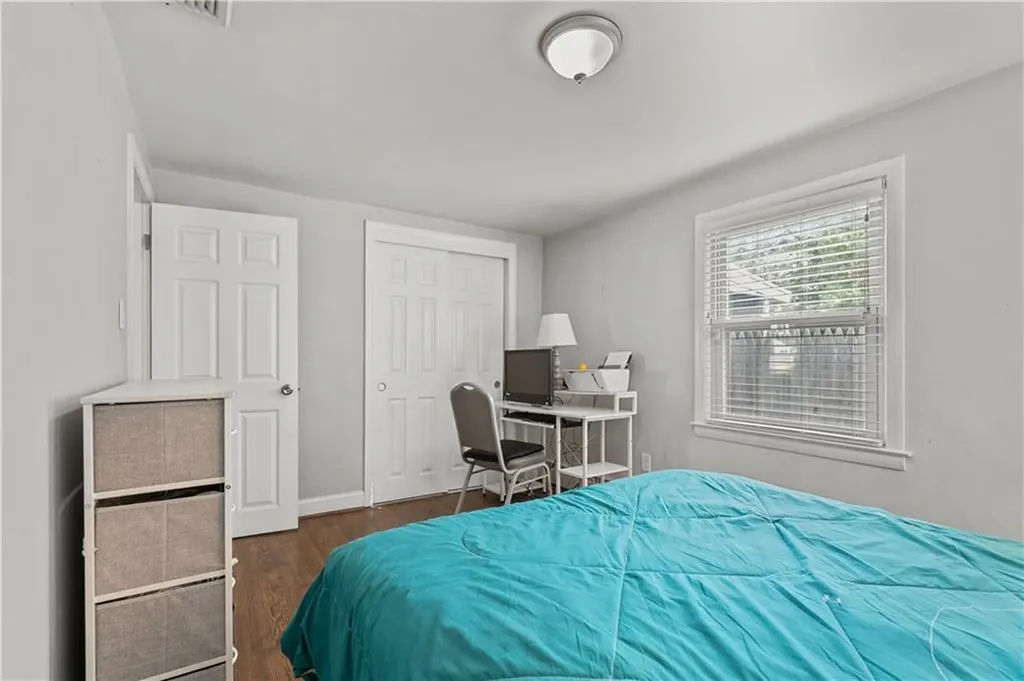 44 Larchmont Road Warwick RI 02886