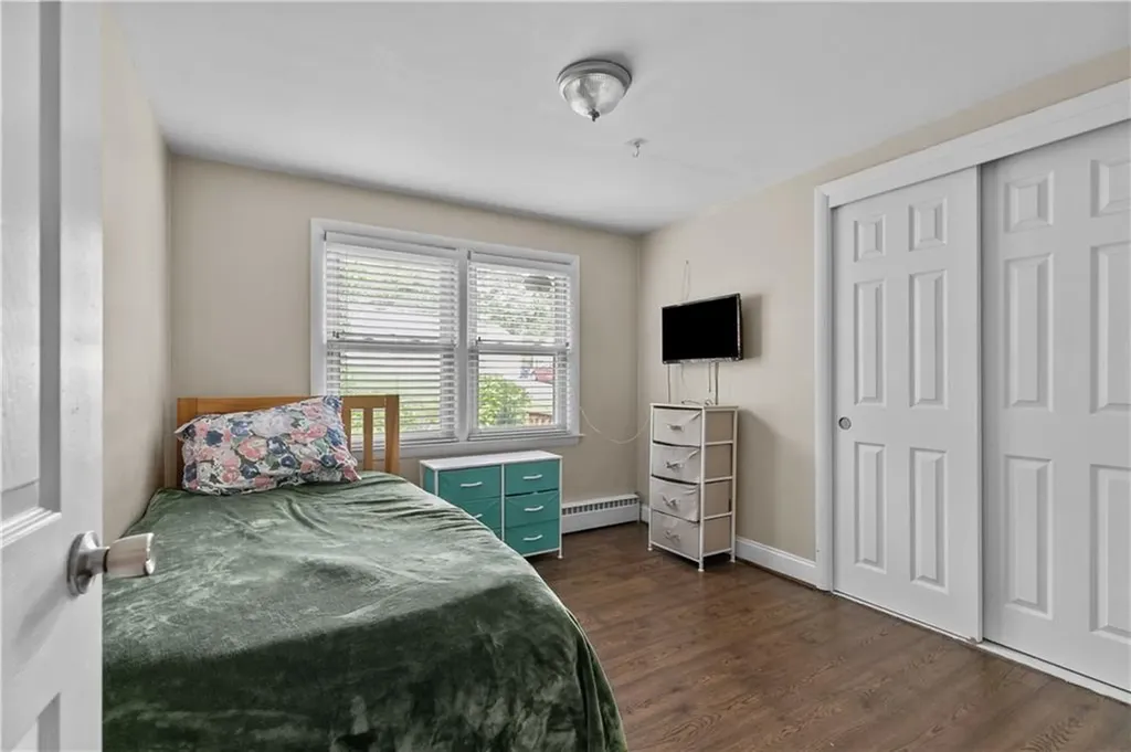 44 Larchmont Road Warwick RI 02886