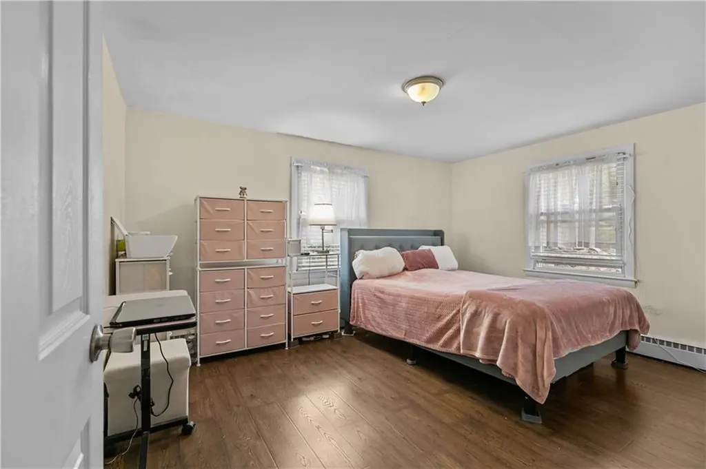 44 Larchmont Road Warwick RI 02886