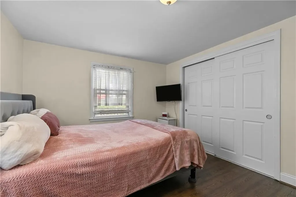 44 Larchmont Road Warwick RI 02886