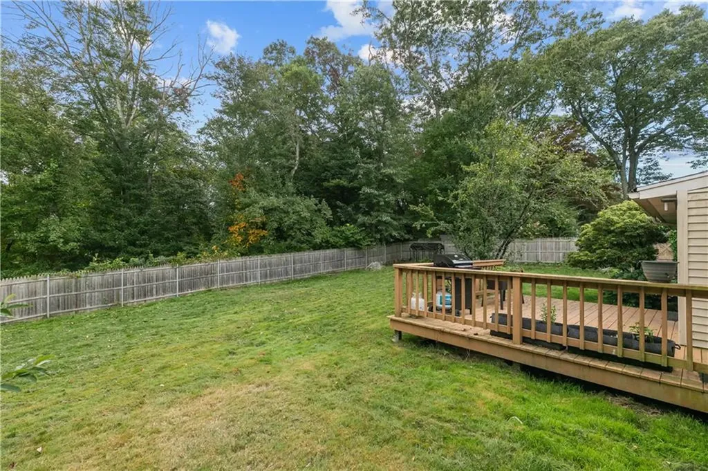 44 Larchmont Road Warwick RI 02886