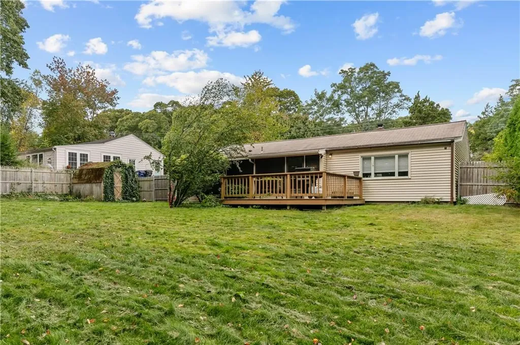 44 Larchmont Road Warwick RI 02886