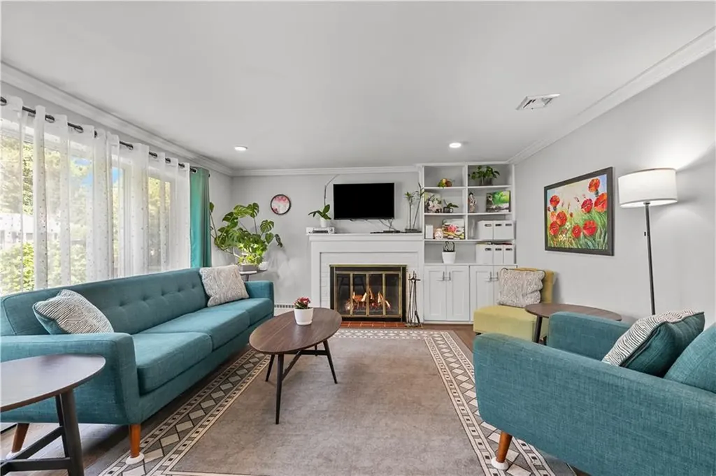 44 Larchmont Road Warwick RI 02886