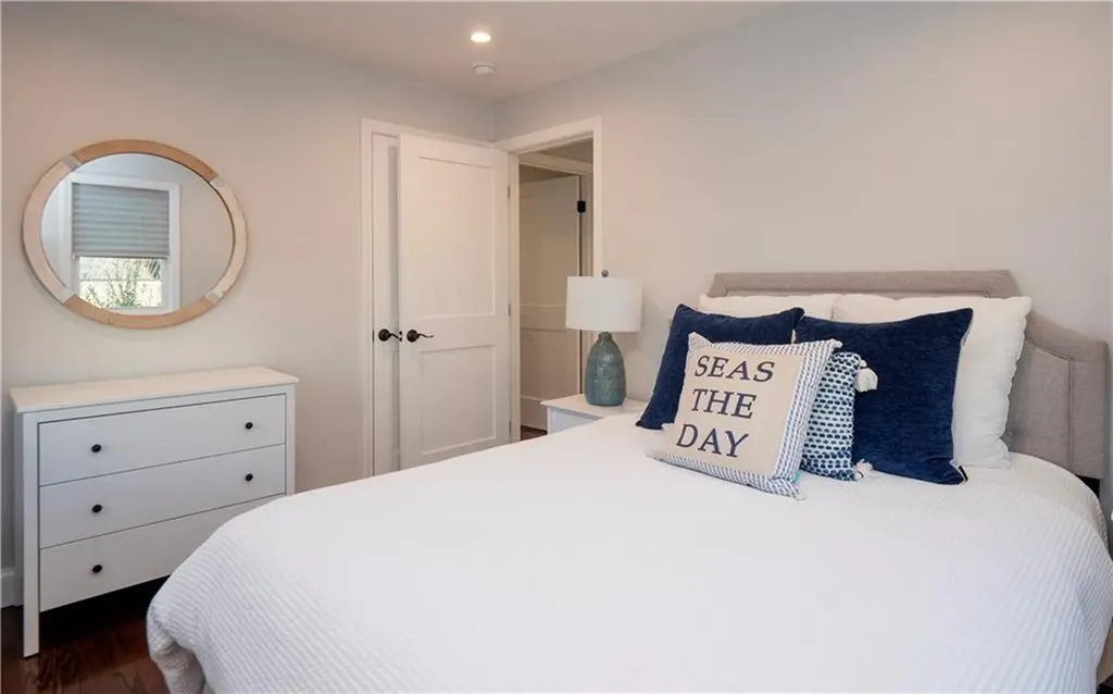 54 Newport Avenue Middletown RI 02842