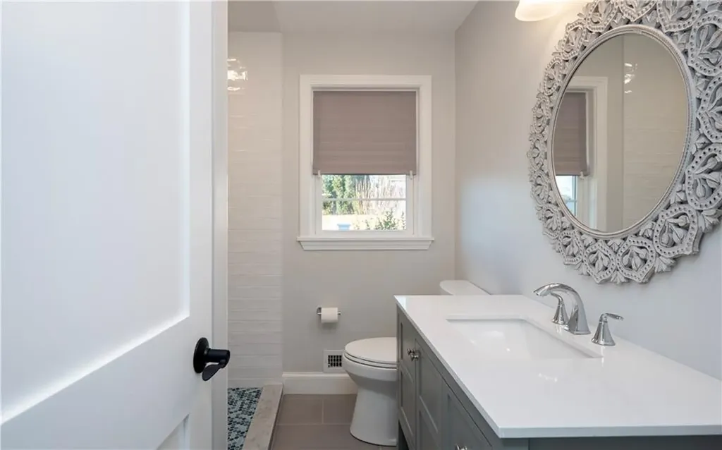 54 Newport Avenue Middletown RI 02842