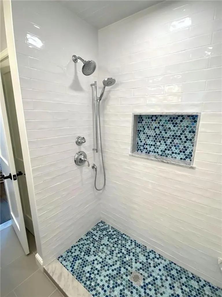 54 Newport Avenue Middletown RI 02842