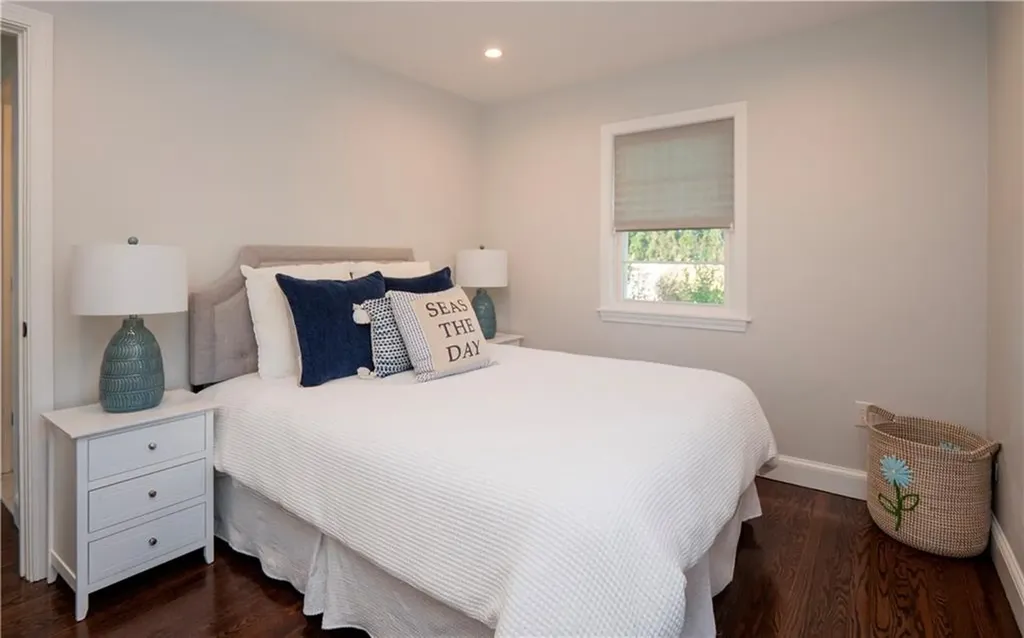 54 Newport Avenue Middletown RI 02842