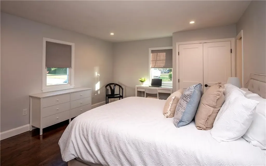 54 Newport Avenue Middletown RI 02842