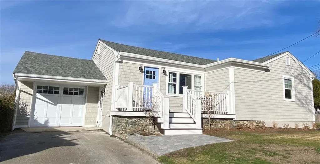 54 Newport Avenue Middletown RI 02842