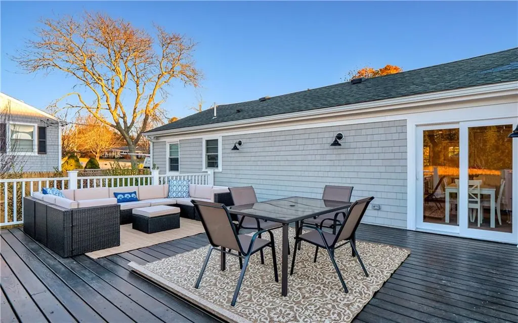 54 Newport Avenue Middletown RI 02842