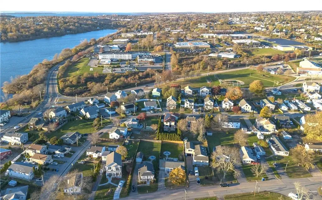 54 Newport Avenue Middletown RI 02842