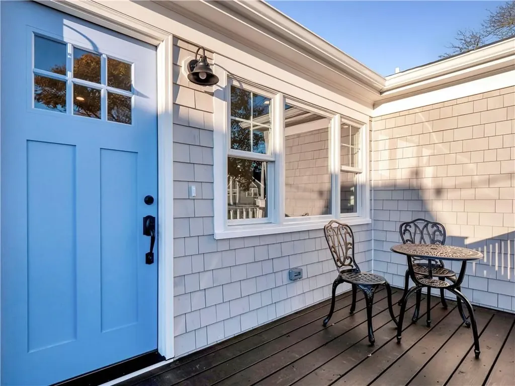 54 Newport Avenue Middletown RI 02842